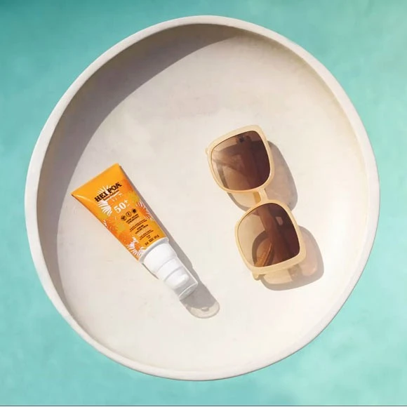 Crème Solaire Sublimatrice Visage 50mL Monoi Hei Poa SPF50+ 7 Crème Solaire Sublimatrice Visage 50mL Monoi Hei Poa SPF50+ – Image 5